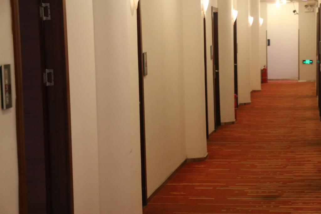 Shanghai Yiting 6+E Hotel - Lujiazui Eksteriør bilde